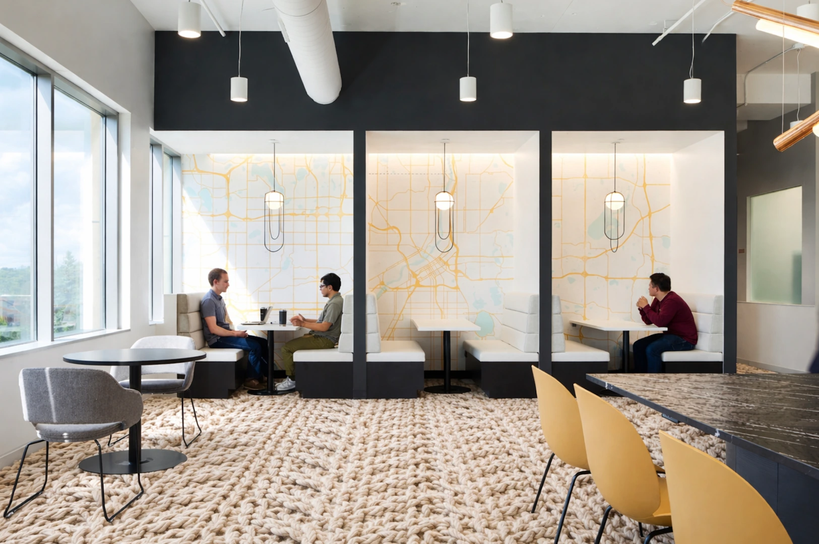 Printtapijt met vergroot breipatroon voor kantoor in Den Haag