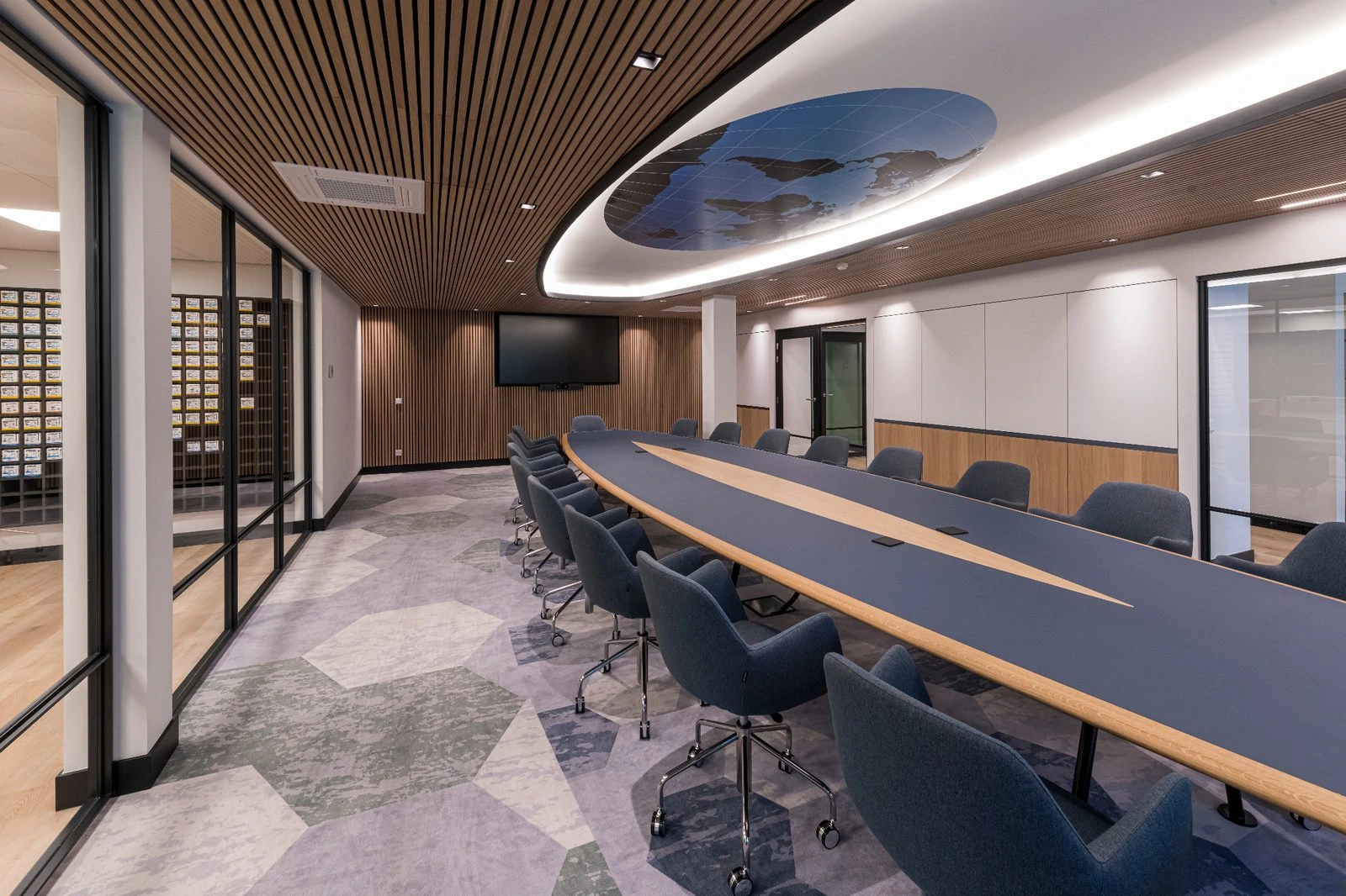 Printtapijt in vergaderzaal